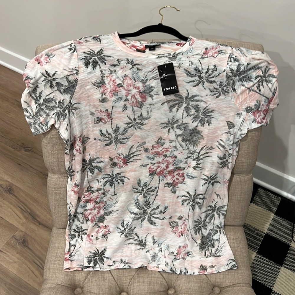 Torrid cotton twist sleeve tee